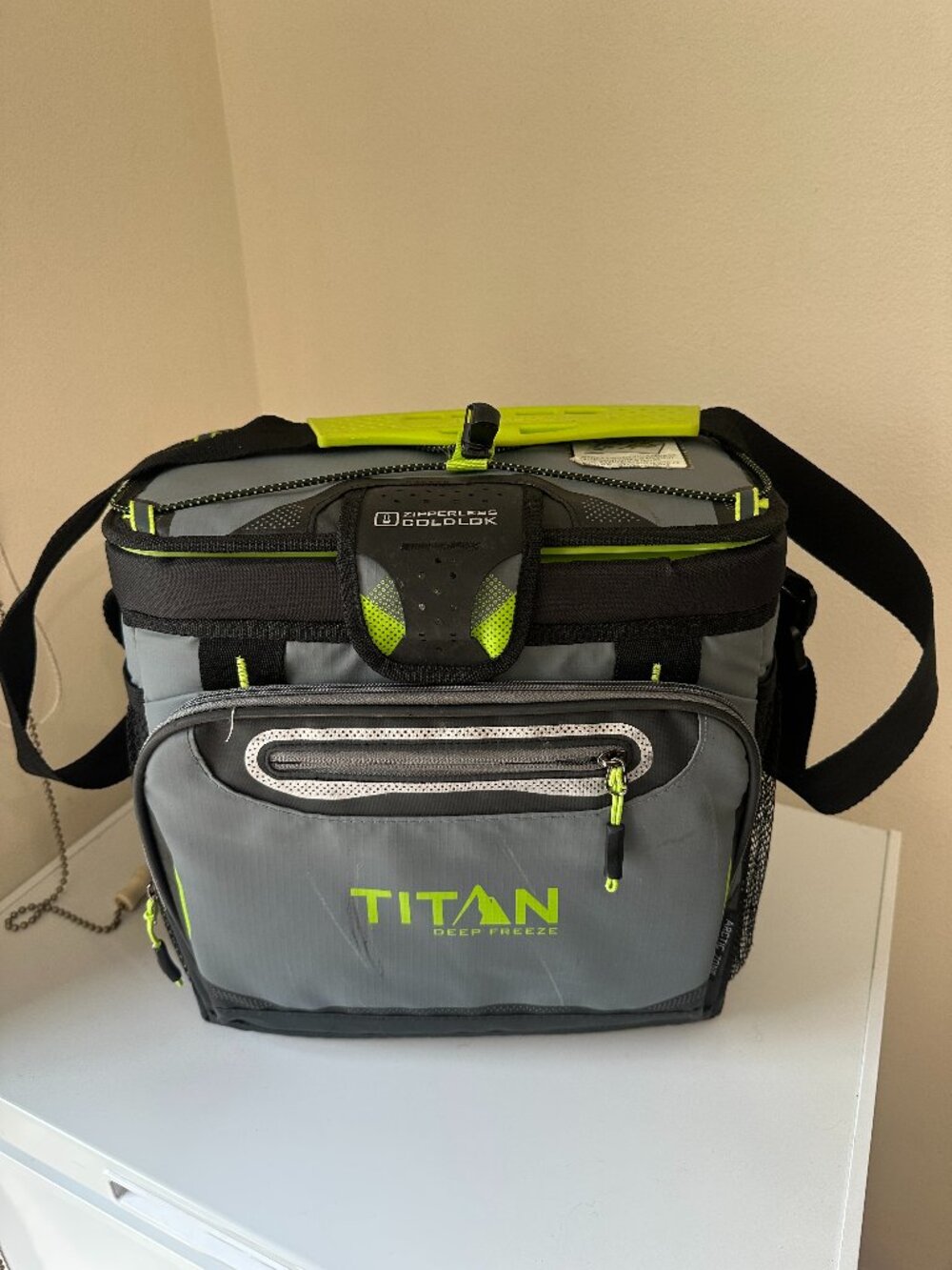 Titan by Arctic Zone Zipperless Soft Cooler 24 Can (16 Quart) Capacity | Bali Gr